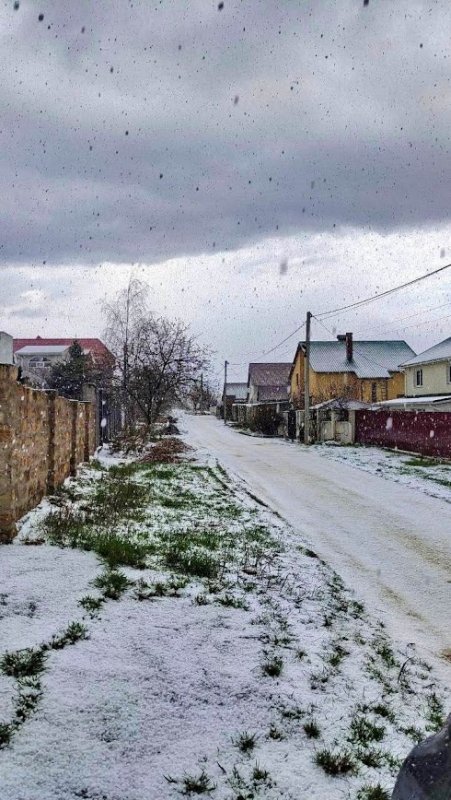 Капризы природы: в Одессой области снег, град и гроза (фото)