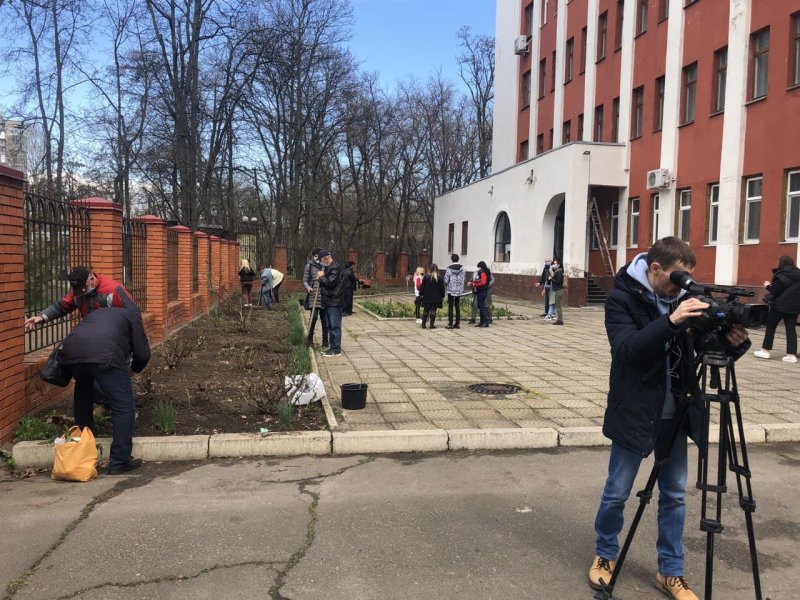 Представители национально-культурных обществ Одесской области провели субботник (фоторепортаж)