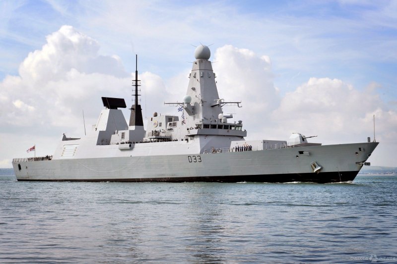 Британия направит свои военные корабли в Черное море