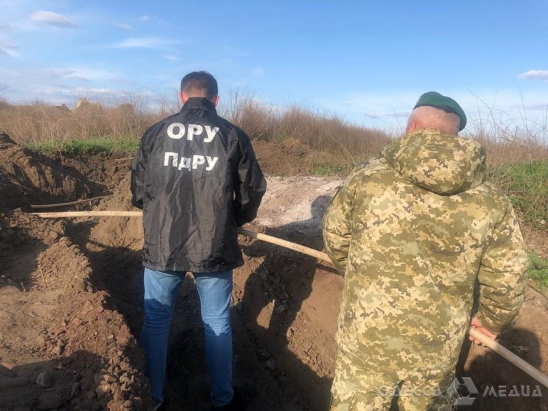 Пограничники в Одесской области демонтировали более 100 метров подземного трубопровода (фото, видео)