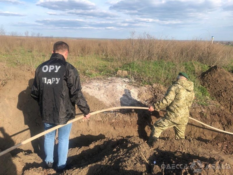 Пограничники в Одесской области демонтировали более 100 метров подземного трубопровода (фото, видео)