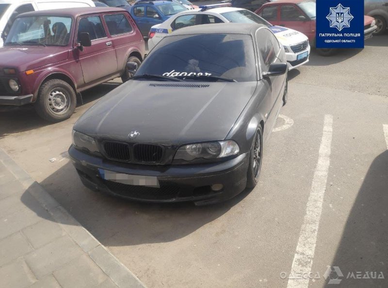 В марте на одесских водителей выписали 8 тысяч протоколов за неправильную парковку (видео)