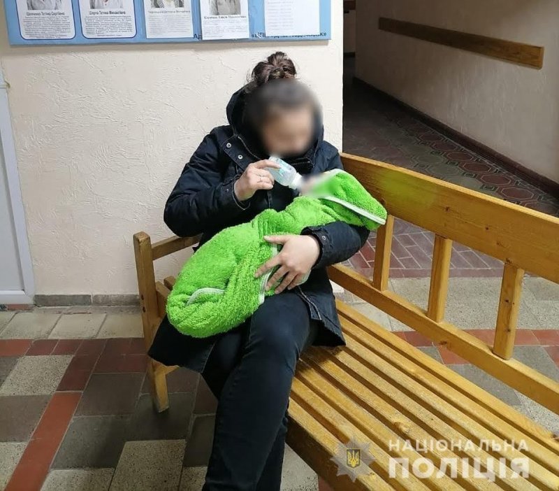 В Одесской области мать отдавала младенца знакомым, а сама шла выпивать