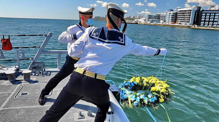 Одесские моряки отдали честь павшим во Второй мировой войне