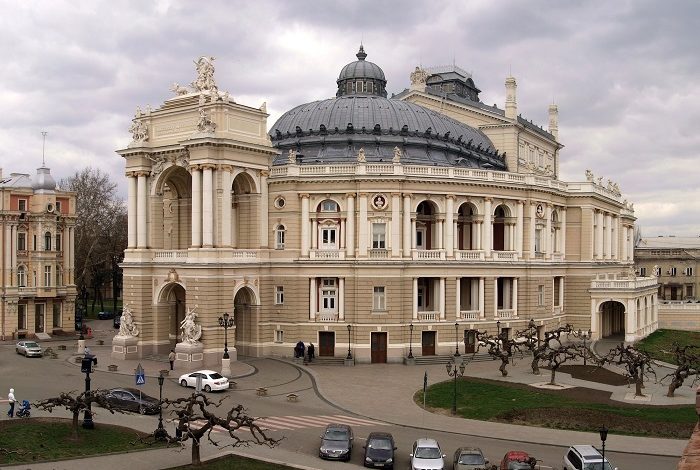 Одесский оперный театр проведет бесплатный концерт для всех медиков