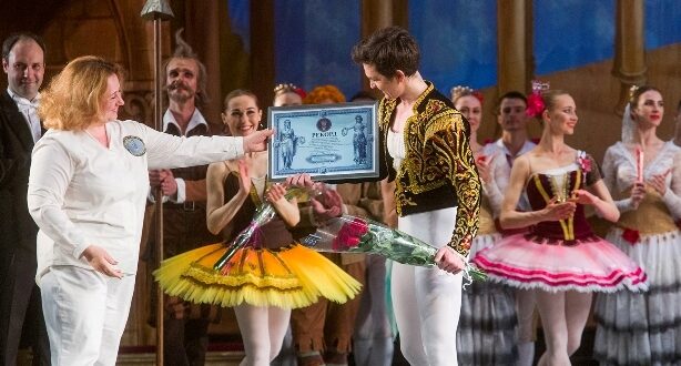 Солист балета Одесской оперы установил рекорд Украины