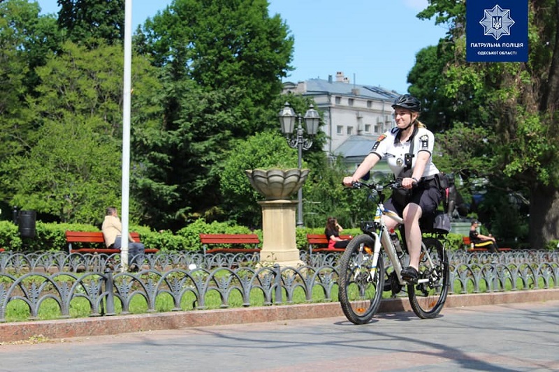 На улицы Одессы вывели велопатрули