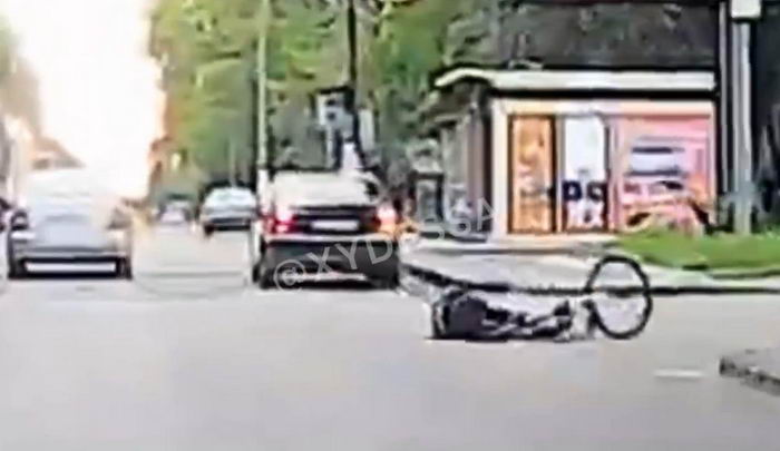 Евробляхер сбил велосипедистку на поселке Котовского (видео)