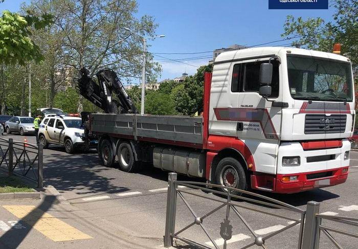 На проспекте Шевченко грузовик сбил пешехода