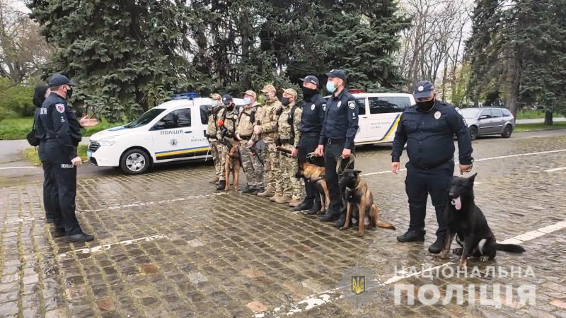 Одесские правоохранители взяли под охрану Куликово поле и Соборную площадь (фото, видео)