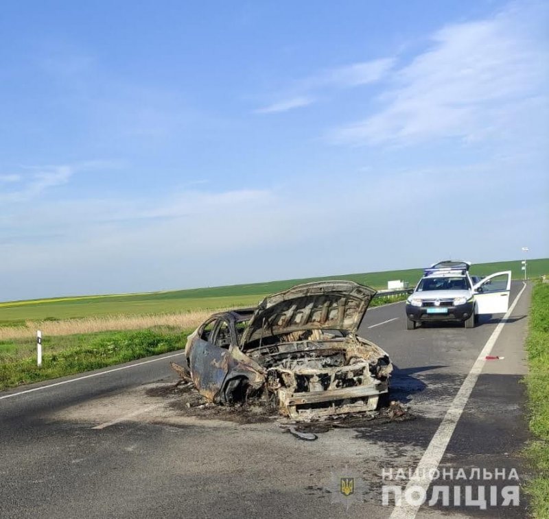 На трассе Одесса-Рени сгорел полностью Lexus