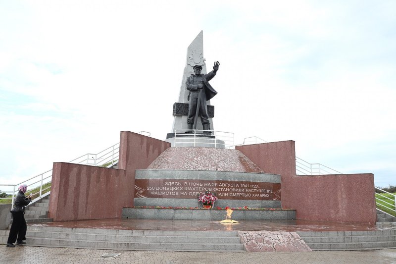 На Мемориале 412-й батареи перезахоронили останки 15 защитников и освободителей Одессы (фоторепортаж)