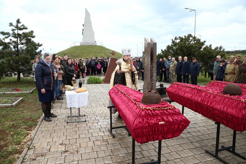 На Мемориале 412-й батареи перезахоронили останки 15 защитников и освободителей Одессы (фоторепортаж)