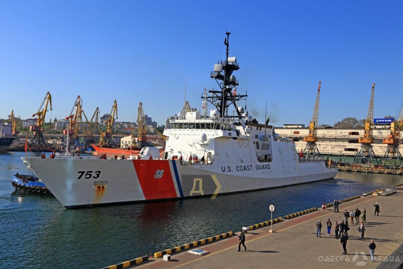 Американский фрегат береговой охраны впервые за 13 лет зашел в Одесский порт