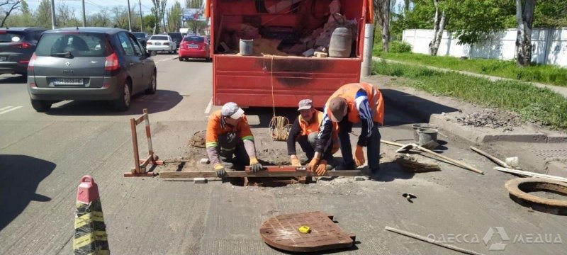 Внимание, на дорогах Одессы ремонтируют ливневки (фото, адреса)