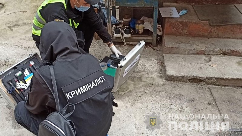 Задушил ремнем и спрятал труп в диване: в Киеве задержан убийца одессита (фото, видео)
