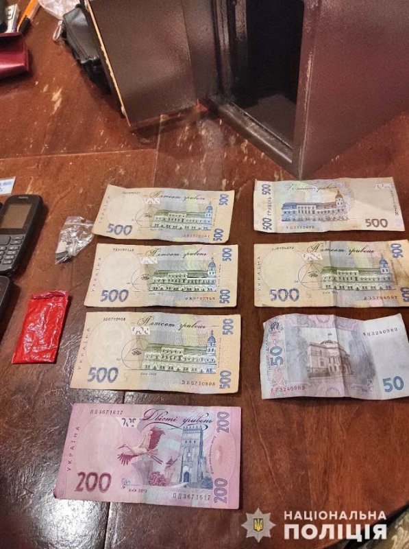 В центре Одессы обнаружили бордель – час “услуг” стоил 1200 гривен (видео)