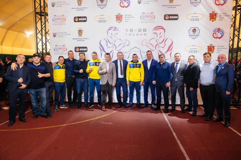 За победу на чемпионате мира боксеру из Одесской области вручили денежный приз и ключи от квартиры (фоторепортаж)
