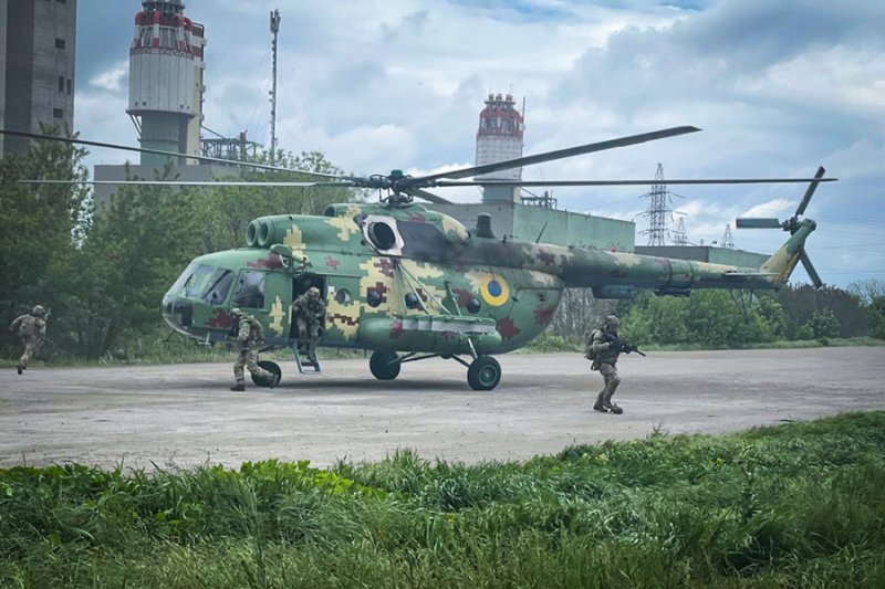 Украинские силовики провели под Одессой масштабные антитеррористические учения (фоторепортаж)