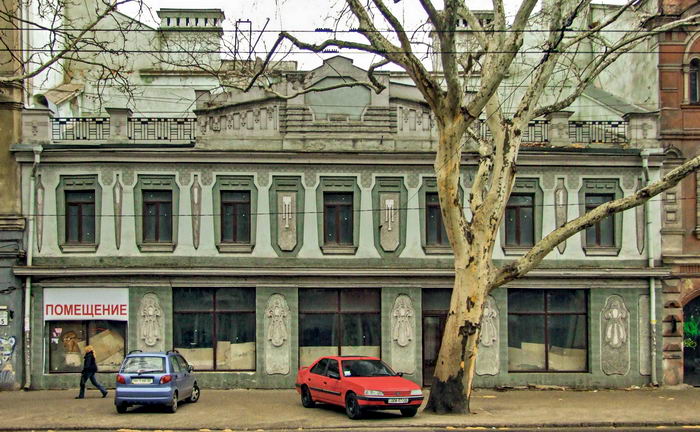 Памятники архитектуры на Ришельевской начали ломать