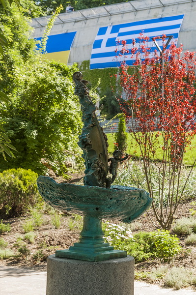 Греческий парк в центре Одессы пополнился новыми скульптурами (фото)