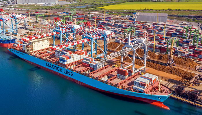 Компания MAERSK будет перегружать контейнеры только в частном порту ТИС