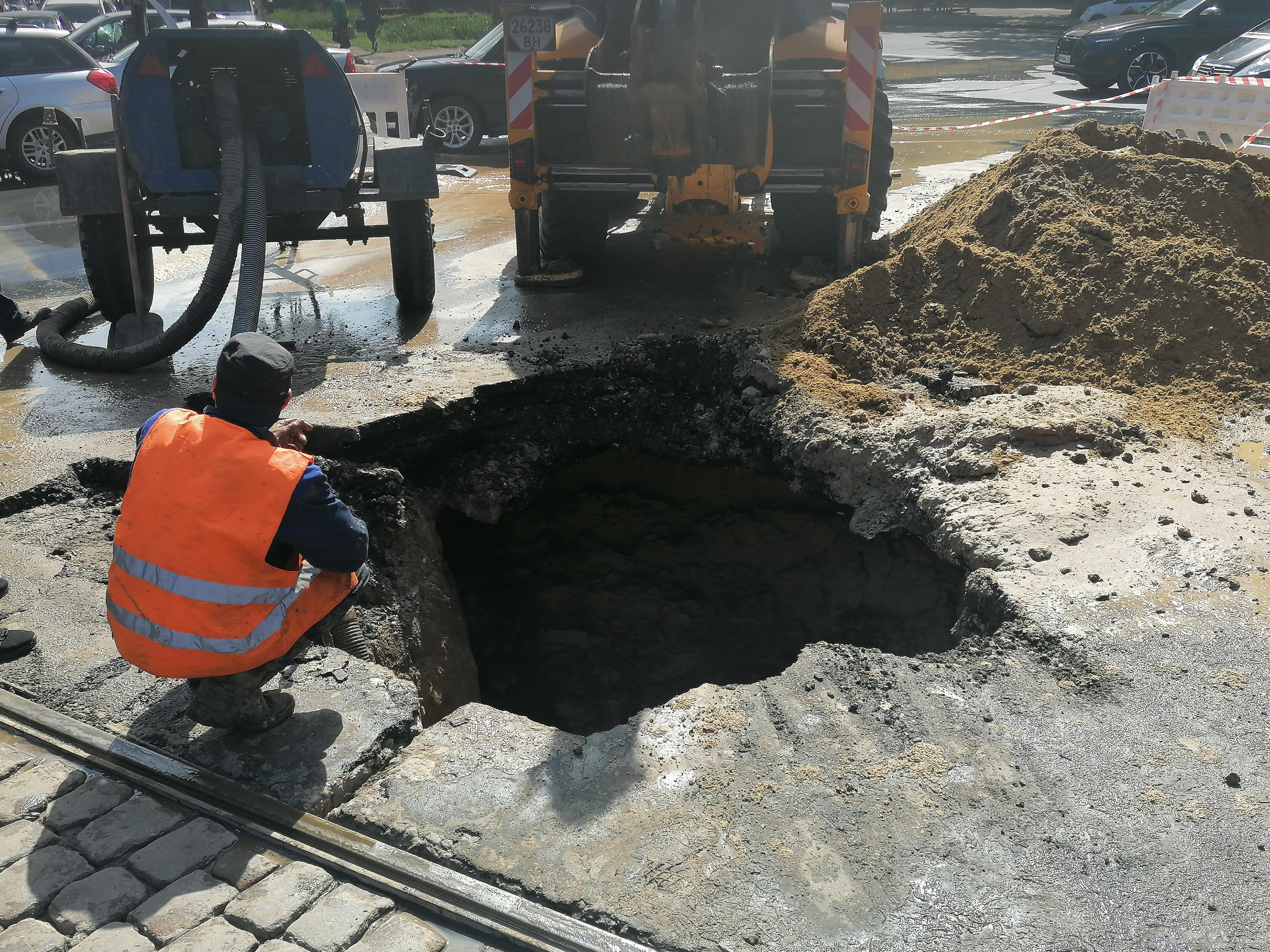 Прорыв водопровода Омск