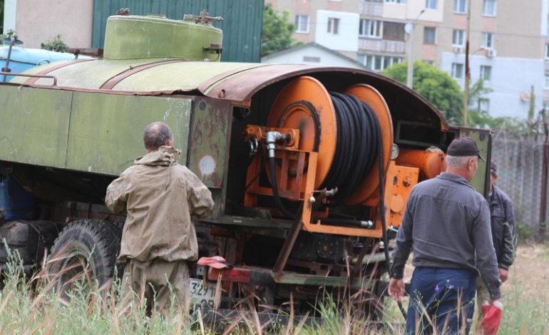 В Белгороде-Днестровском прошли испытания каналопромывочной машины
