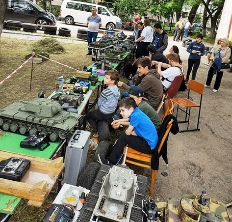 В Одессе провели I этап чемпионата Украины по радиоуправляемым моделям танков и колесной техники (фоторепортаж)