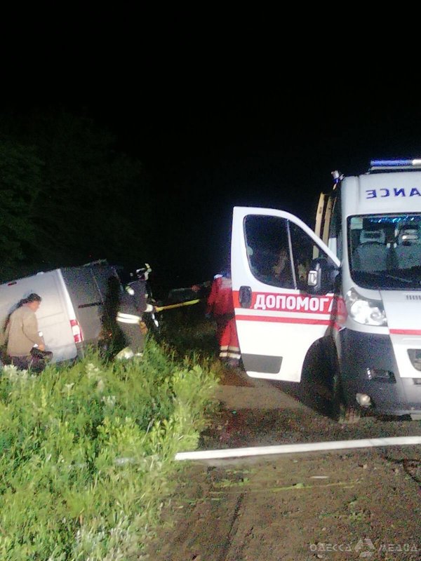 В Одесской области спасатели деблокировали пострадавшего мужчину из искореженного автомобиля