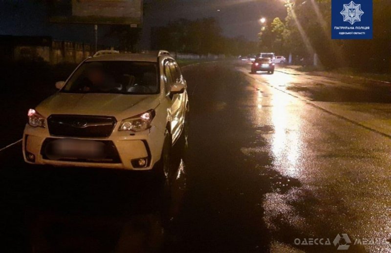 Ночью на Генерала Петрова водитель Subaru сбил пешехода, переходившего дорогу в неположенном месте