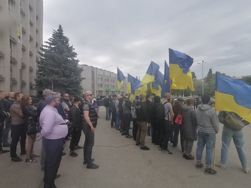 Активисты Нацкорпуса и патриотических организаций митингуют около здания Одесской ОГА (фоторепортаж)