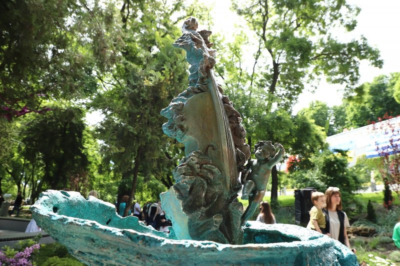 В Греческом парке появились новые скульптуры (фото)