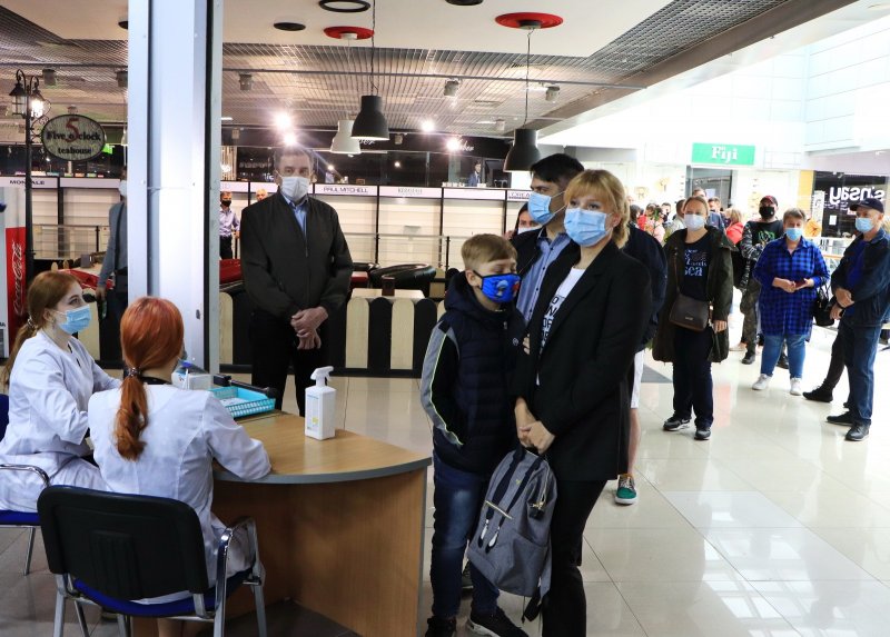 В Одессе прививают от коронавируса в торговых центрах