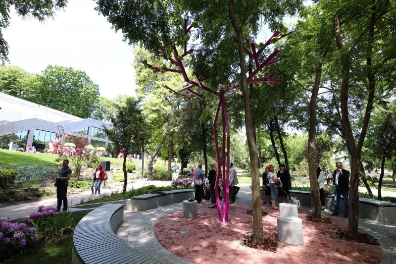 В Греческом парке состоялось открытие первой части экспозиции «Сад жизни» (фоторепортаж)