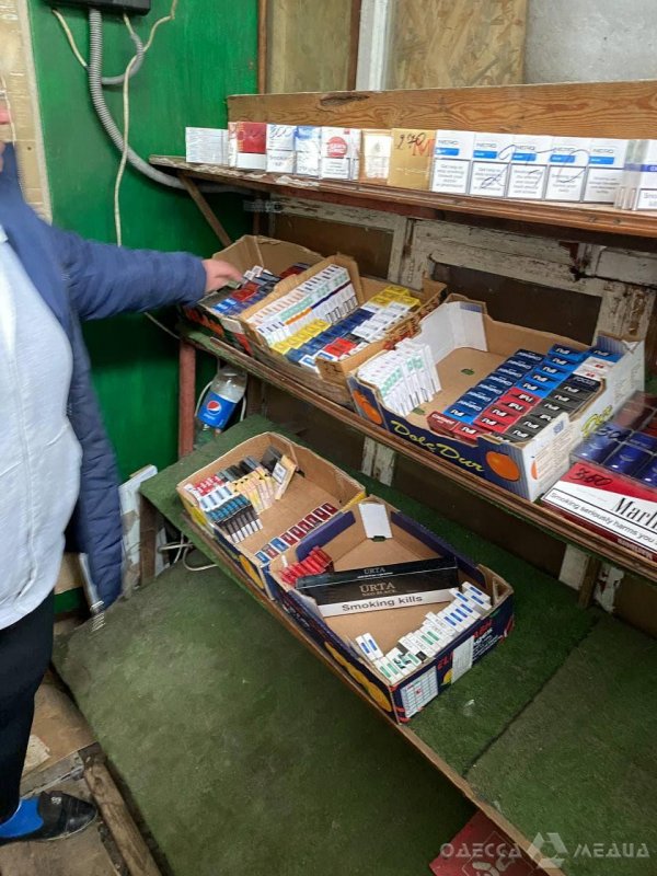 Табак под прикрытием: как в Чабанке контрабандные сигареты продают (фото)