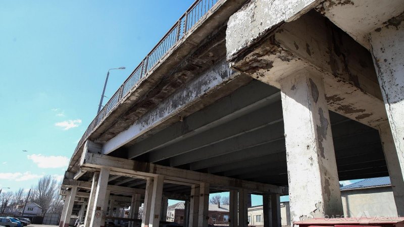 На Ивановский мост в этом году заложили десятки миллионов, но ремонта пока не будет