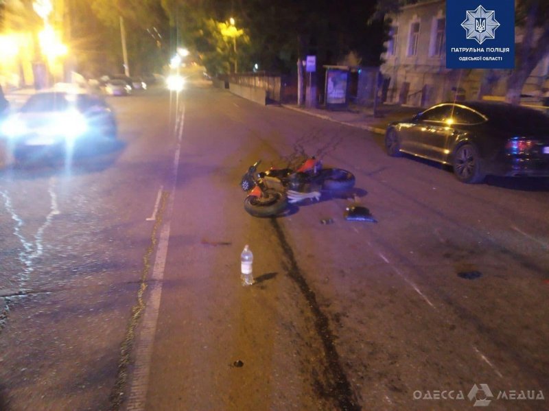 На пересечении Канатной и Успенской мотоциклист сбил 27-летнего пешехода (фото)