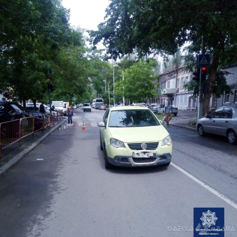 В Малиновском районе Одессы водитель Volkswagen сбил 15-летню девочку на пешеходном переходе