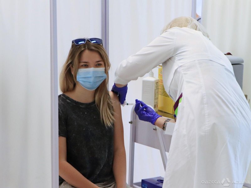 Почти 9 тысяч жителей Одесской области завершили вакцинацию