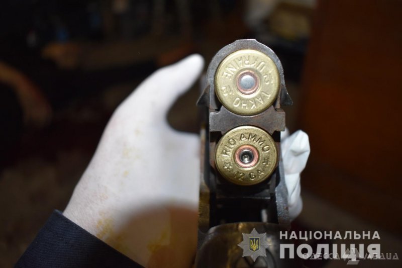 Два трупа обнаружены в гараже в пгт Великая Михайловка (фото)