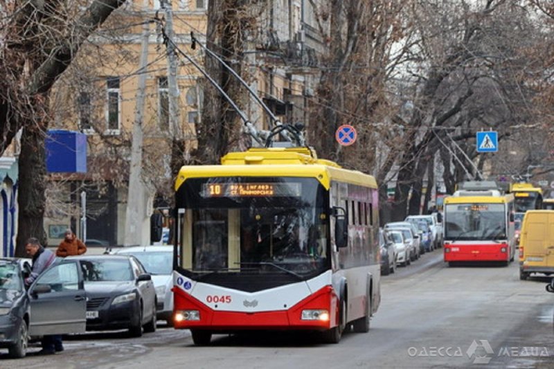 В Одессе временно приостановлено движение нескольких троллейбусов