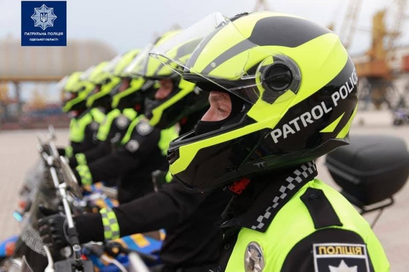 Одесские патрульные полицейские пересели на мотоциклы