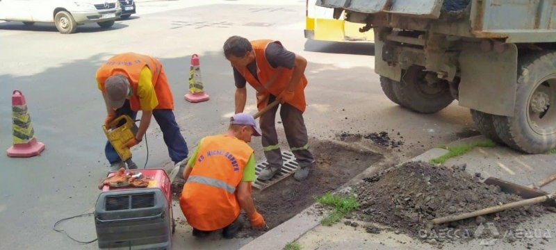 В четверг на дороги Одессы выедет спецтехника (адреса, фото)