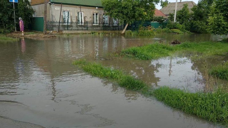 В Килие ливневый дождь затопил город (фото)