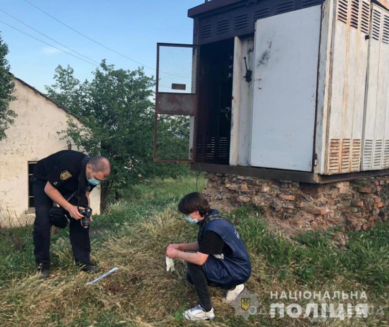 В селе Одесской области 5-летний мальчик полез в трансформаторную будку и погиб от удара током (фото)