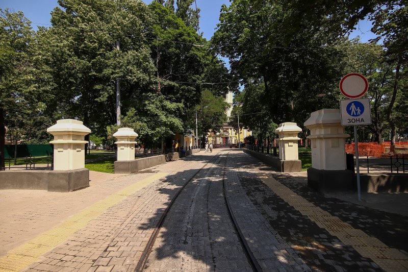 В Одессе состоялось открытие благоустроенного Алексеевского сквера (фото, видео)