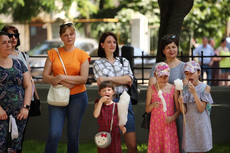 В Одессе состоялось открытие благоустроенного Алексеевского сквера (фото, видео)