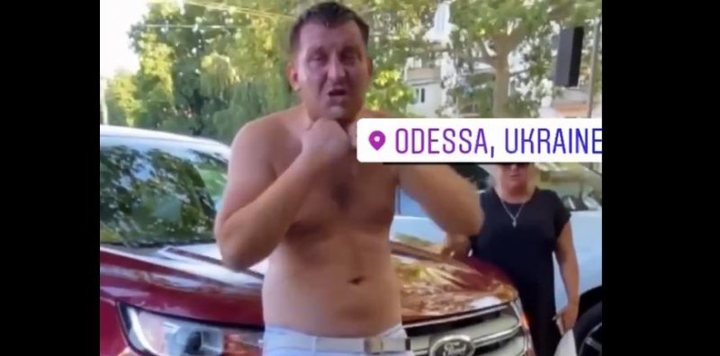 Таких туристов не надо – николаевчанин под кайфом дебоширил в Одессе (видео)