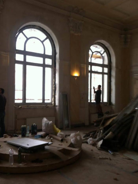 В украинском театре объяснили, что происходит с окнами в здании